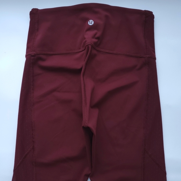 🍋Like New Lululemon Body Con Crop - Picture 10 of 13